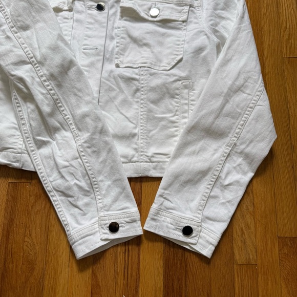 BCBGMAXAZRIA White Cropped Denim Jacket Women’s Medium Button Up Jean Layering - Picture 9 of 11